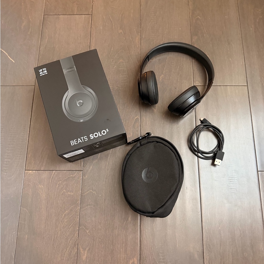 Beats Solo3 Wireless Headphones - Black